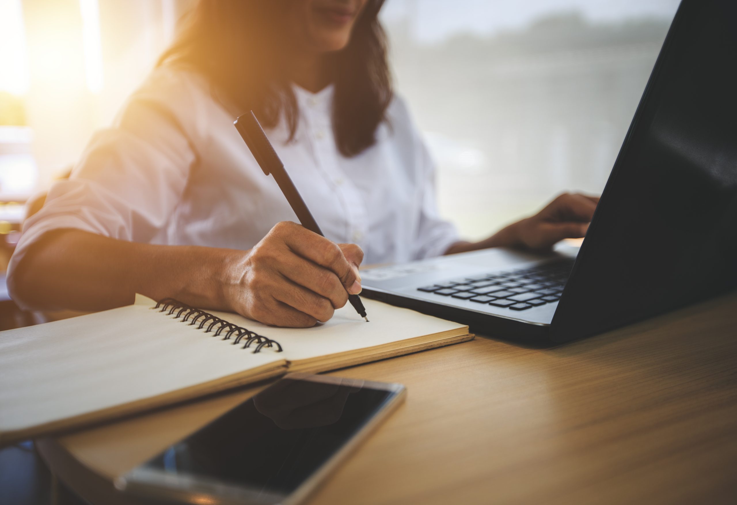 Young,Woman,With,Learning,Language,During,Online,Courses,Using,Netbook